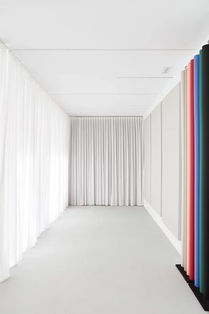 Multi alquiler estudio fotografico luz natural valencia platos