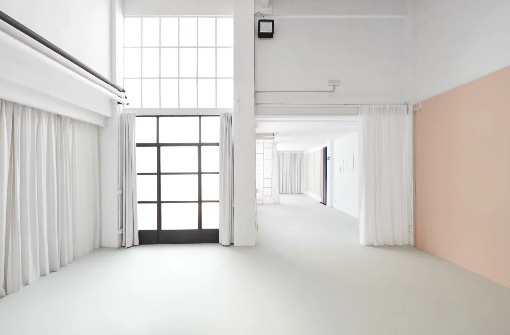 Multi alquiler estudio fotografico valencia luz natural