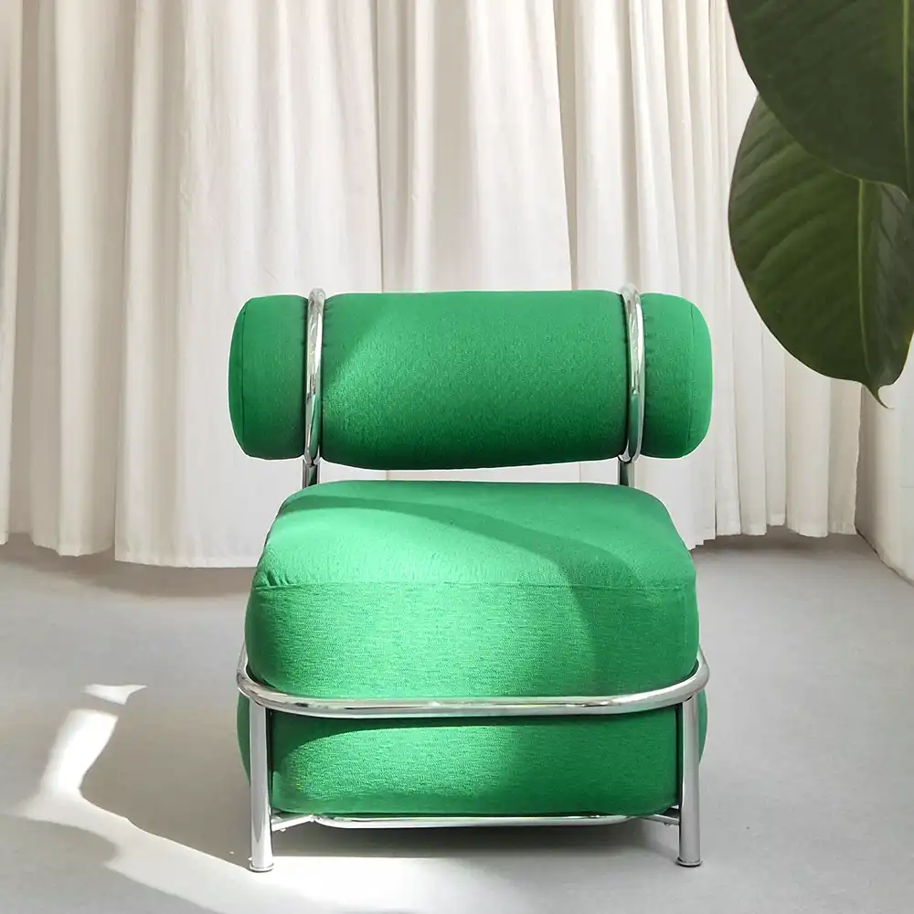 ikea Sillon IKEA PS 2026 verde hinchable copia Vista adicional del sillón IKEA PS 2026 hinchable verde disponible en alquiler de estudio CU29 Valencia